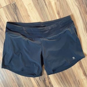 Oiselle long roga shorts 10 black NWT